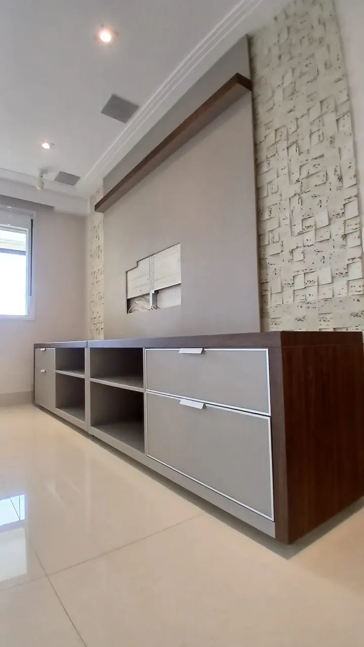 Depois: Rack e painel de TV