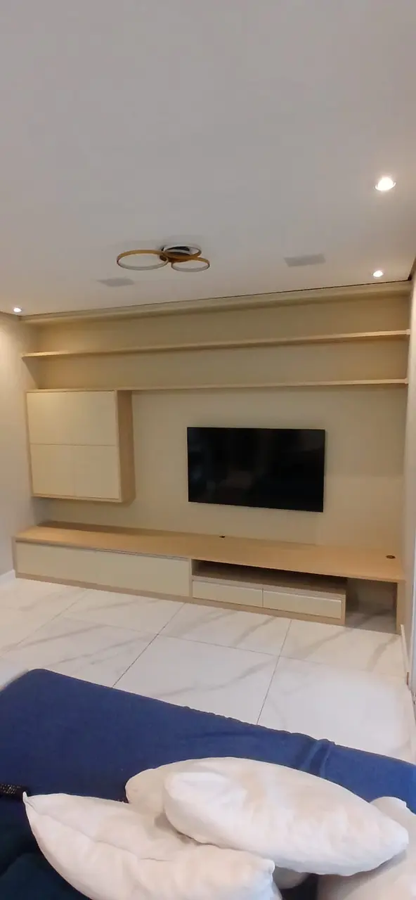 Depois: Painel de TV e estante